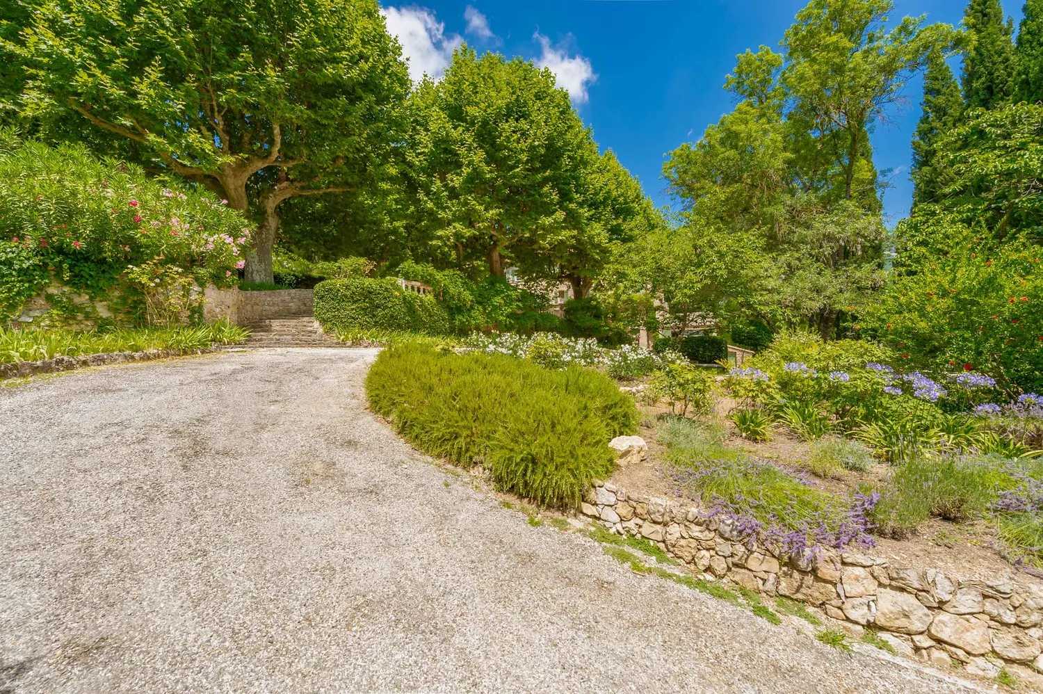 Rumah di Bargemon, Provence-Alpes-Cote d'Azur 10003940