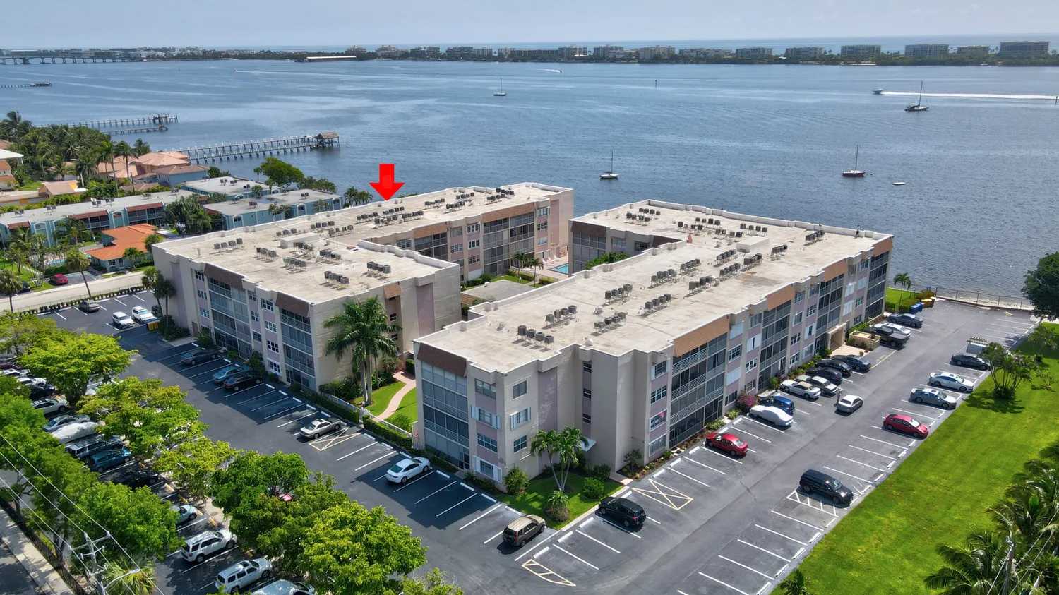 Condominium in South Palm Beach, 1502 South Lakeside Drive 10003991