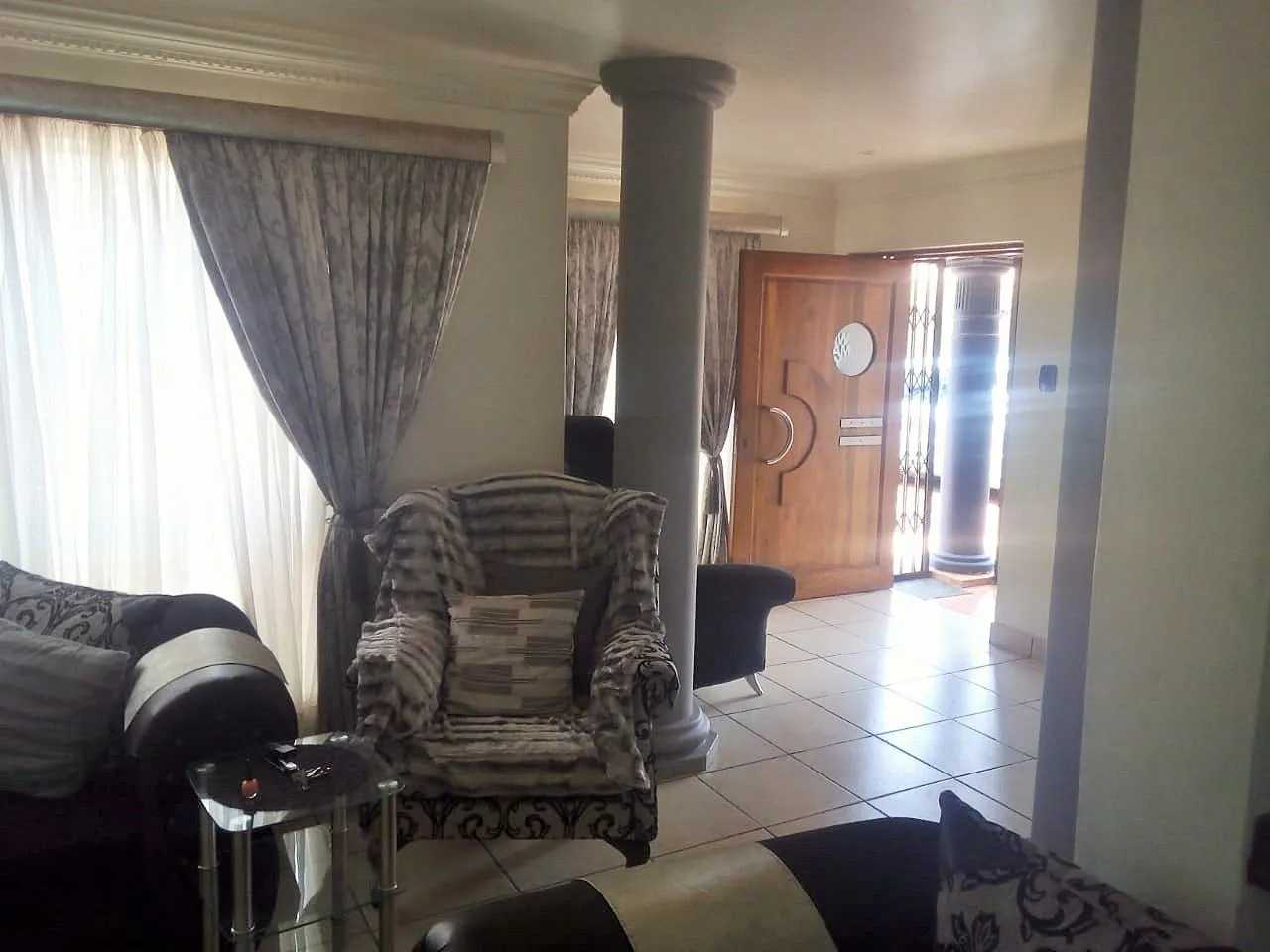 Huis in Pretoria, 819 Mojave Street 10004041