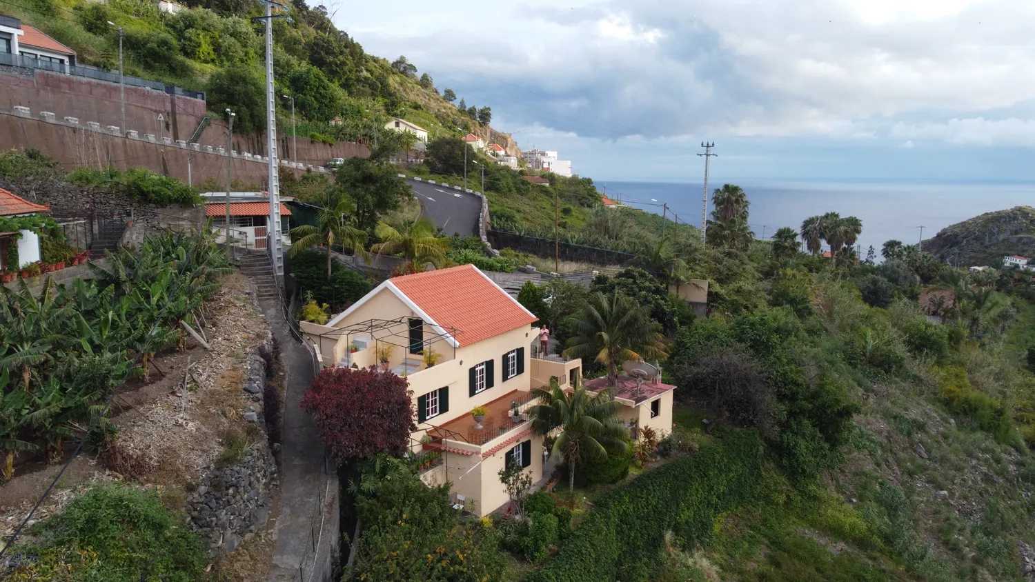 Hus i Tabua, Estrada do Pico Ferreiro 10004184