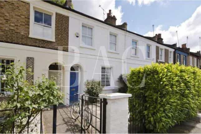 Rumah di West Kensington, Greater London (Hammersmith and Fulham) 10004361