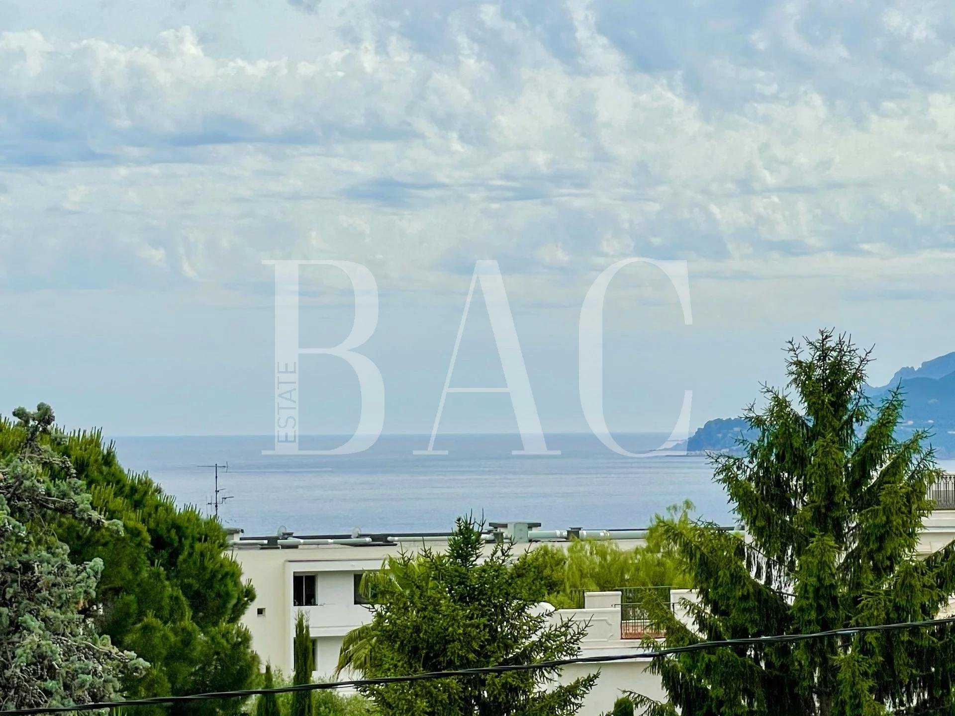 Hus i La Bocca, Provence-Alpes-Cote d'Azur 10004407