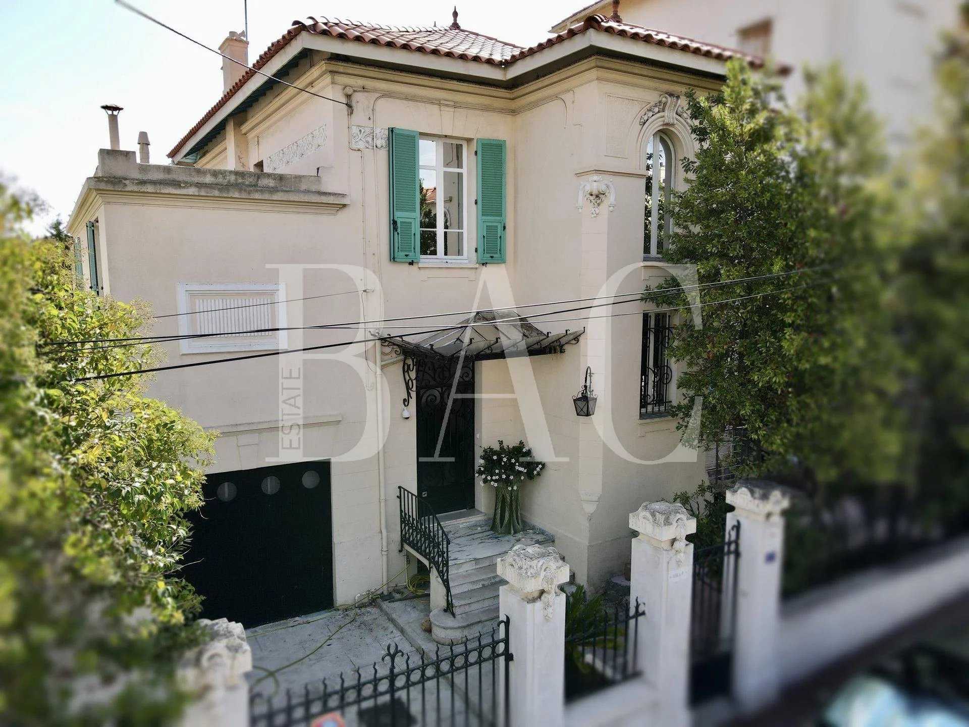Residential in Cannes, Alpes-Maritimes 10004418