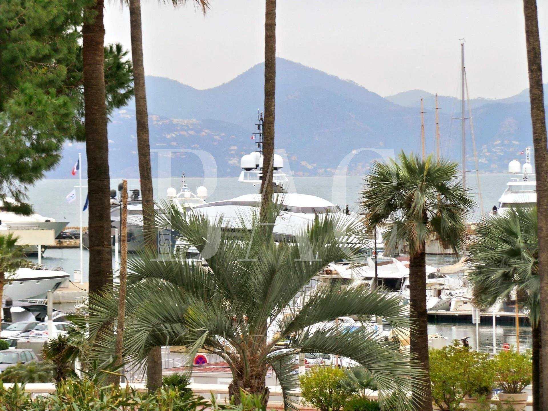 Ejerlejlighed i Cannes, Provence-Alpes-Cote d'Azur 10004419