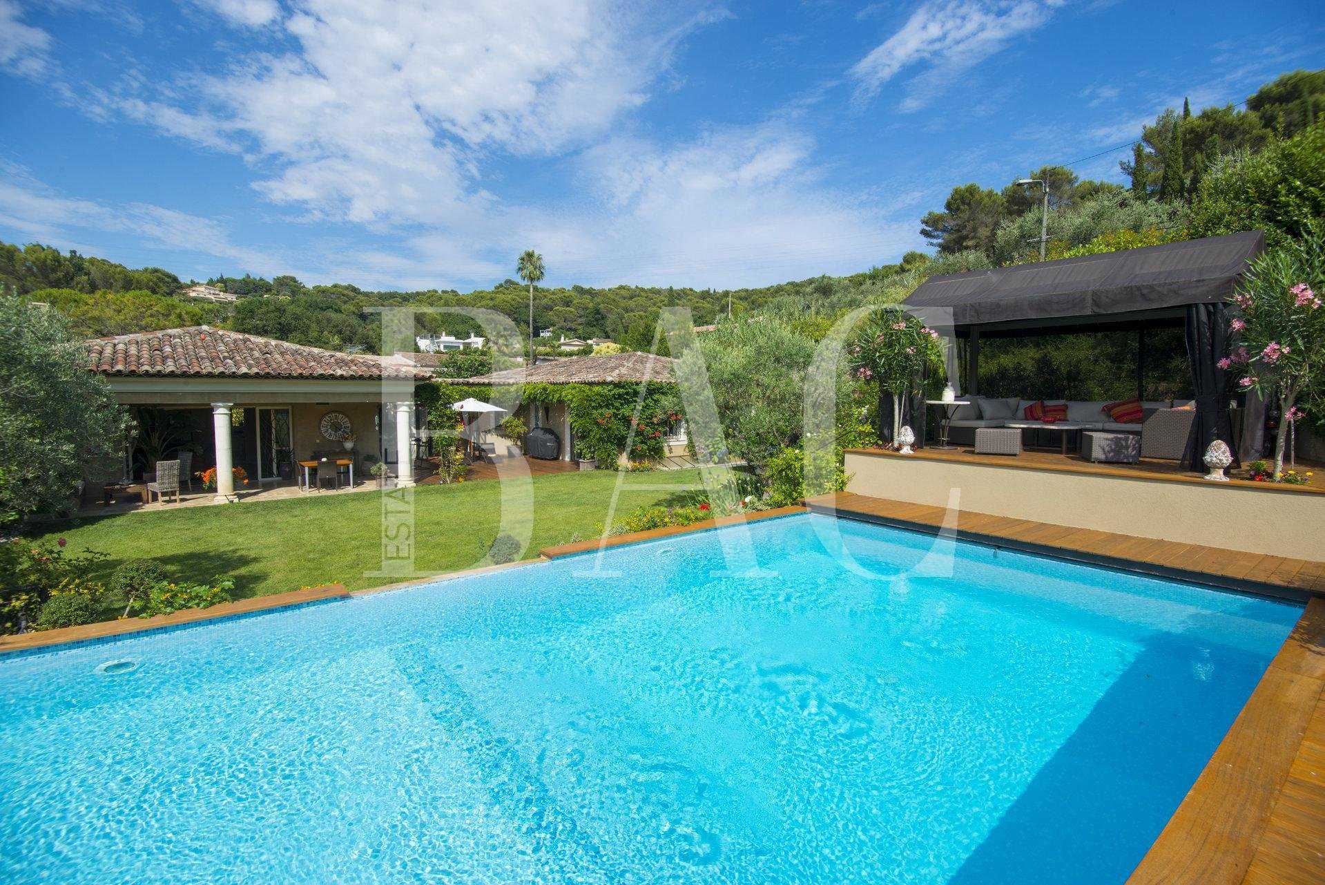 House in Mougins, Provence-Alpes-Cote d'Azur 10004433
