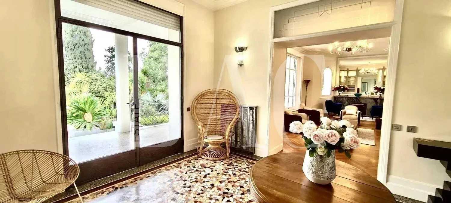 House in Antibes, Alpes-Maritimes 10004471