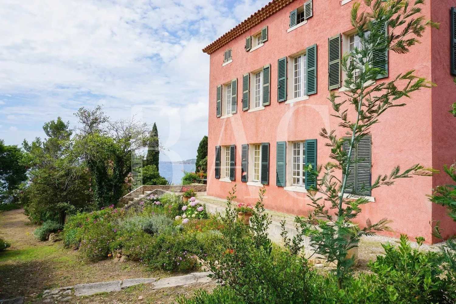 Casa nel Theoule-sur-Mer, Provenza-Alpi-Costa Azzurra 10004481