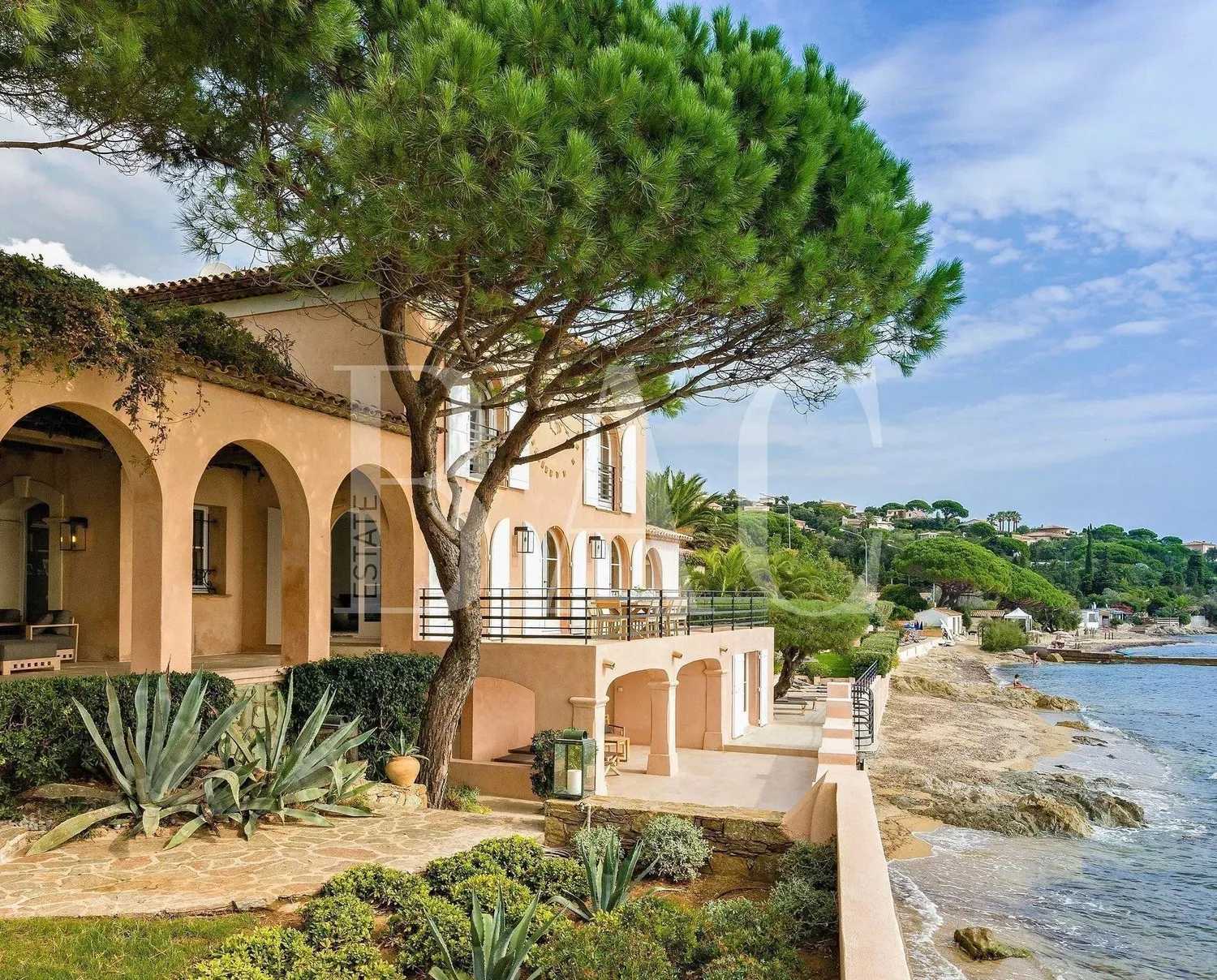 Casa nel Grimaud, Provence-Alpes-Cote d'Azur 10004494