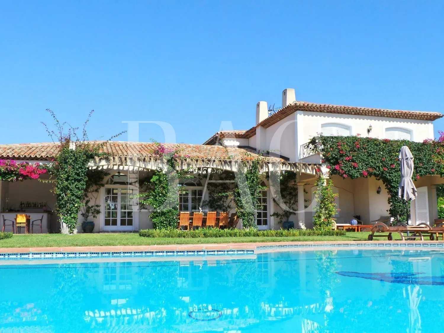 House in Saint-Tropez, Var 10004500