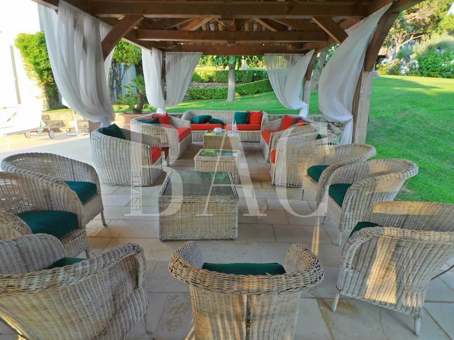 Casa nel Ramatuelle, Provence-Alpes-Cote d'Azur 10004509