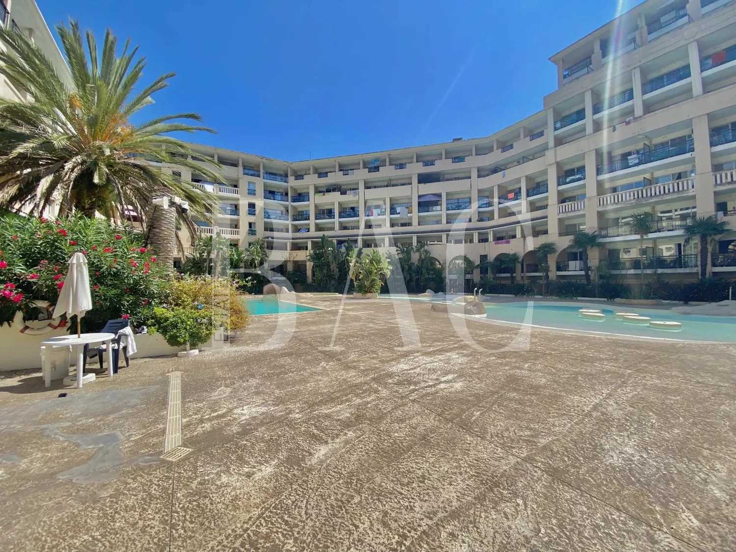Condominium in Cannes, Alpes-Maritimes 10004517