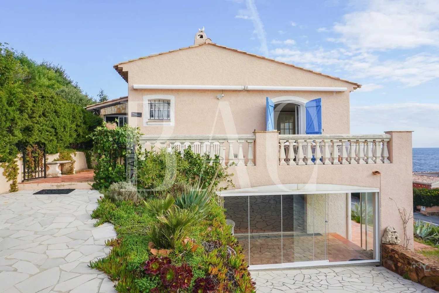 Hus i Valescure, Provence-Alpes-Cote d'Azur 10004594