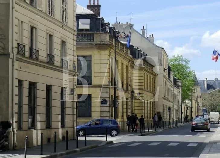 Residential in Paris 7ème, Paris 10004604