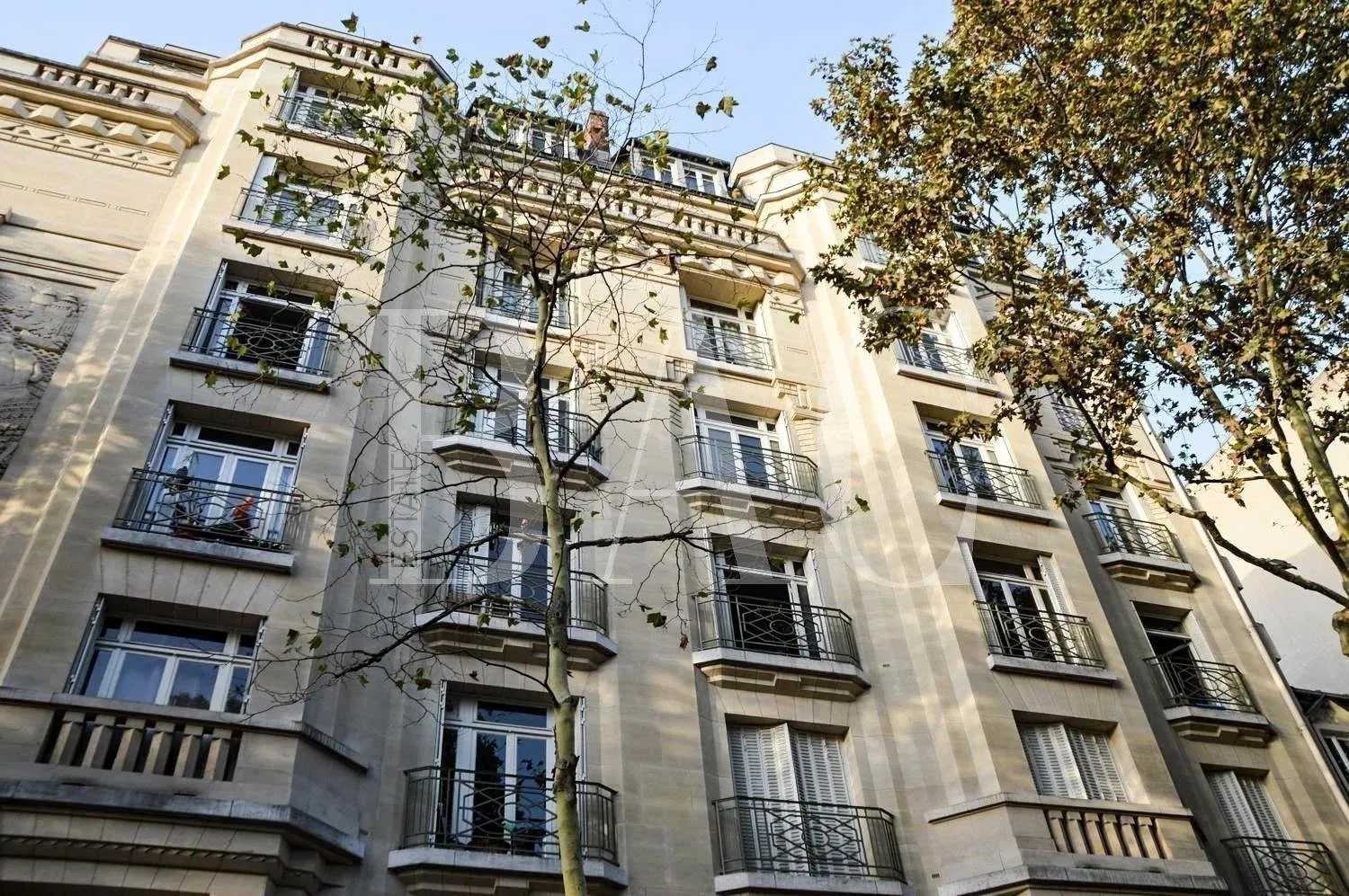 Residential in Paris 16ème, Paris 10004605