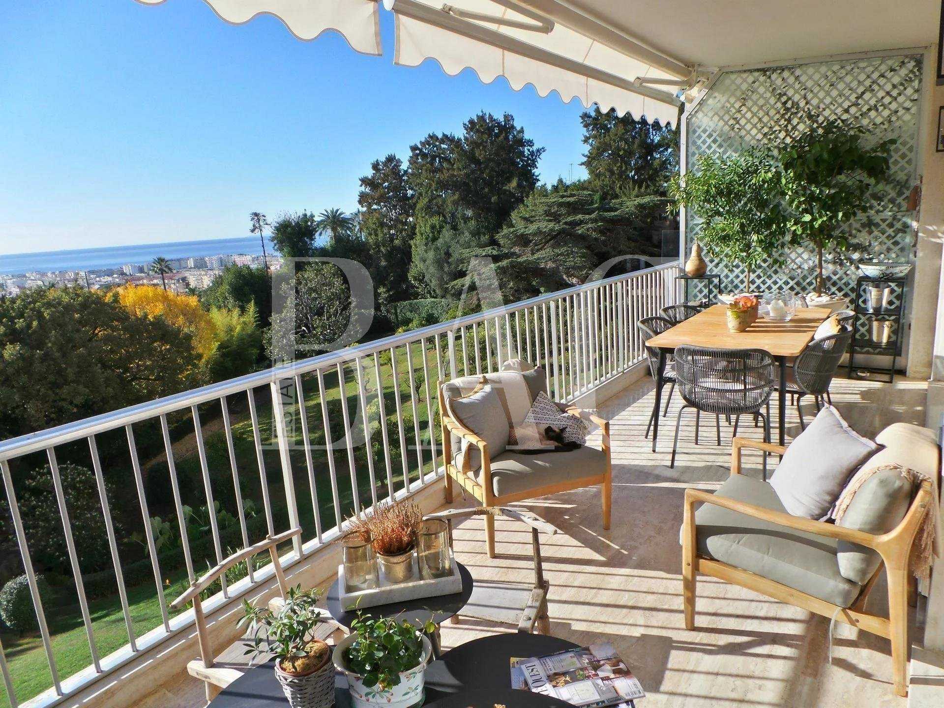 Eigentumswohnung im Cannes, Provence-Alpes-Côte d'Azur 10004653