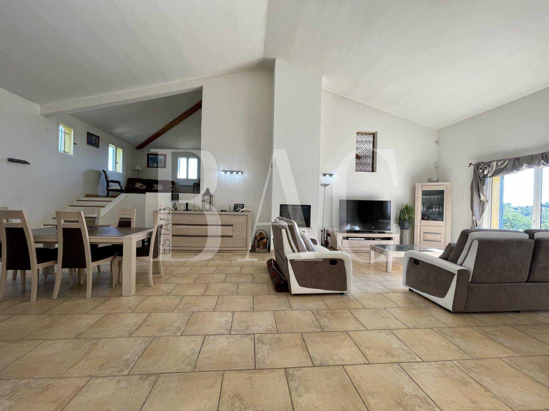 بيت في Vence, Alpes-Maritimes 10004658