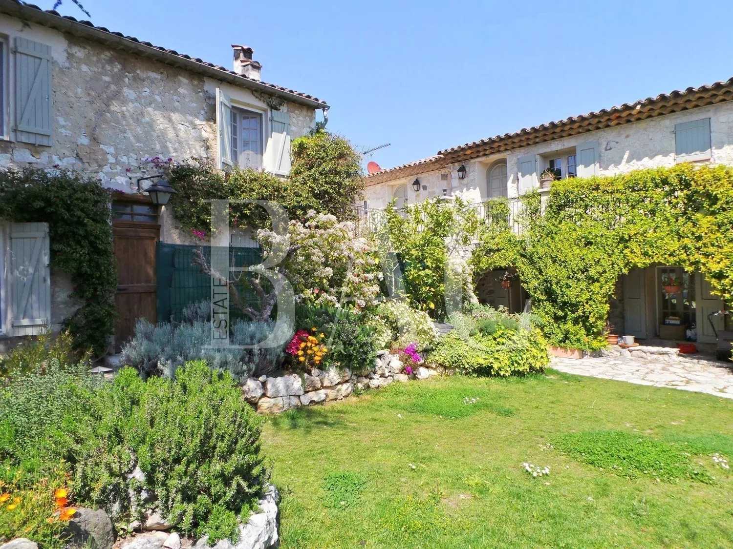 Hus i La Colle-sur-Loup, Provence-Alpes-Cote d'Azur 10004662