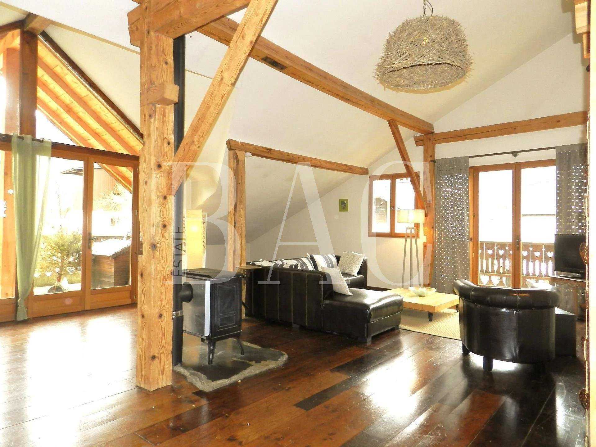 House in Morzine, Auvergne-Rhone-Alpes 10004665