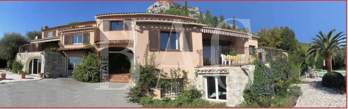 Talo sisään Cagnes-sur-Mer, Provence-Alpes-Cote d'Azur 10004674