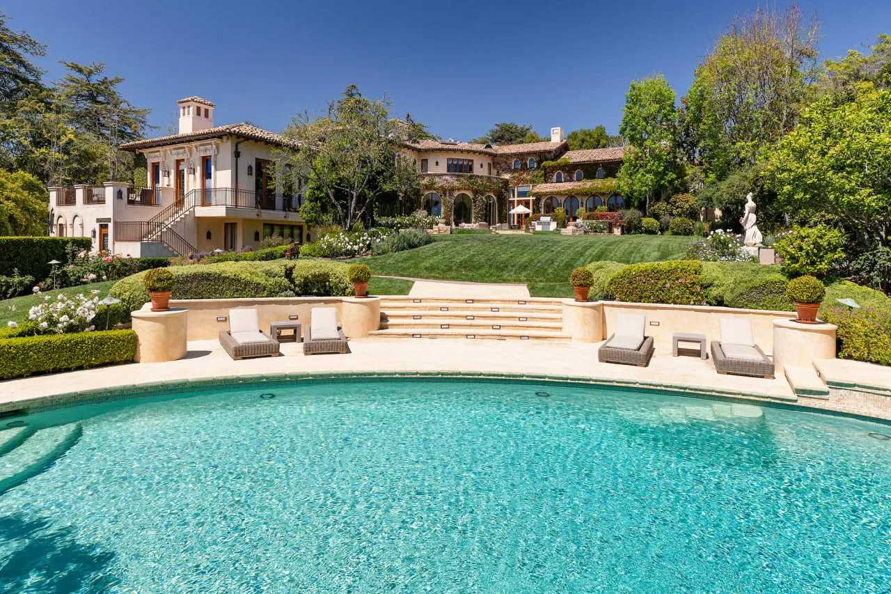 House in Riviera, 1550 Amalfi Drive 10004838