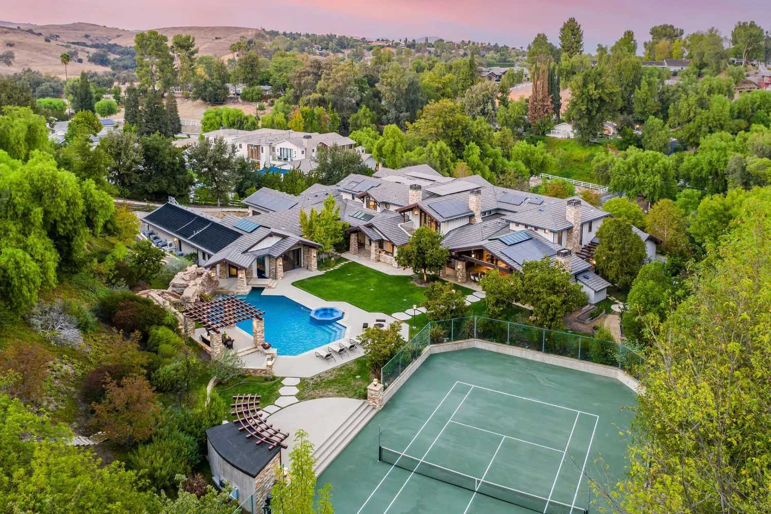House in Hidden Hills, California 10004844