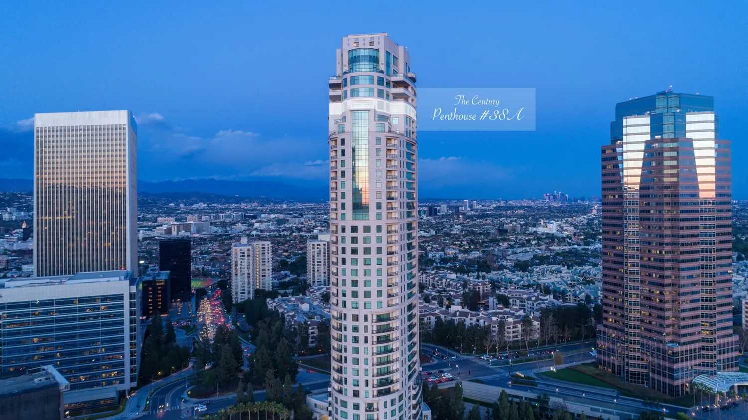 Condominium in Beverly Hills, 1 West Century Drive 10004846