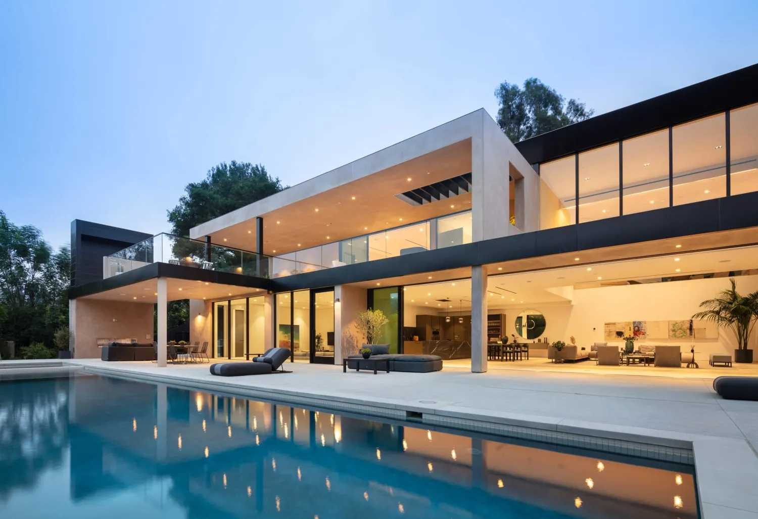 House in Los Angeles, 2600 Hutton Drive 10004852