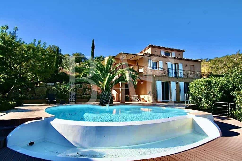 House in Montauroux, Provence-Alpes-Cote d'Azur 10005836