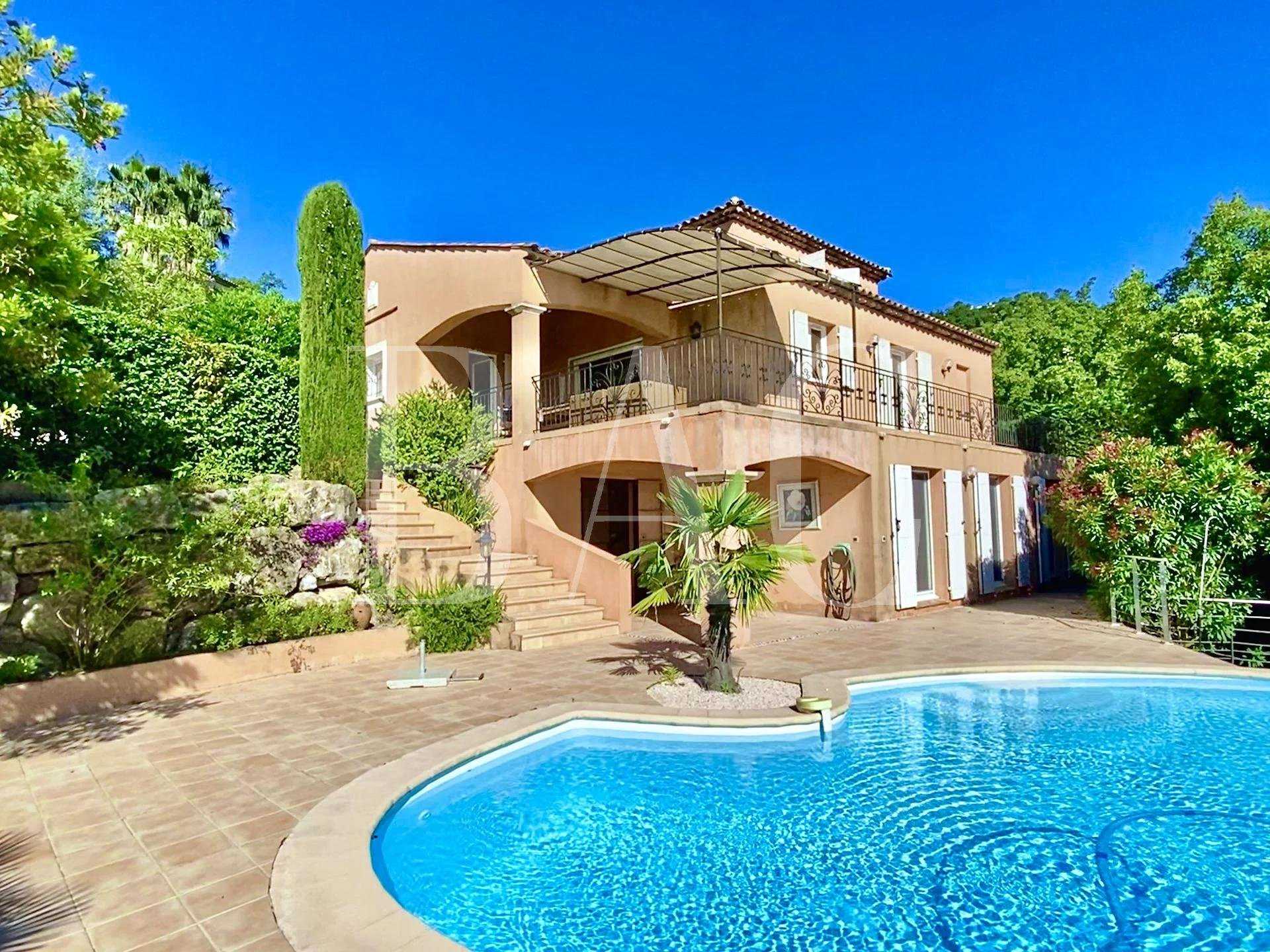 rumah dalam Montauroux, Provence-Alpes-Côte d'Azur 10005836