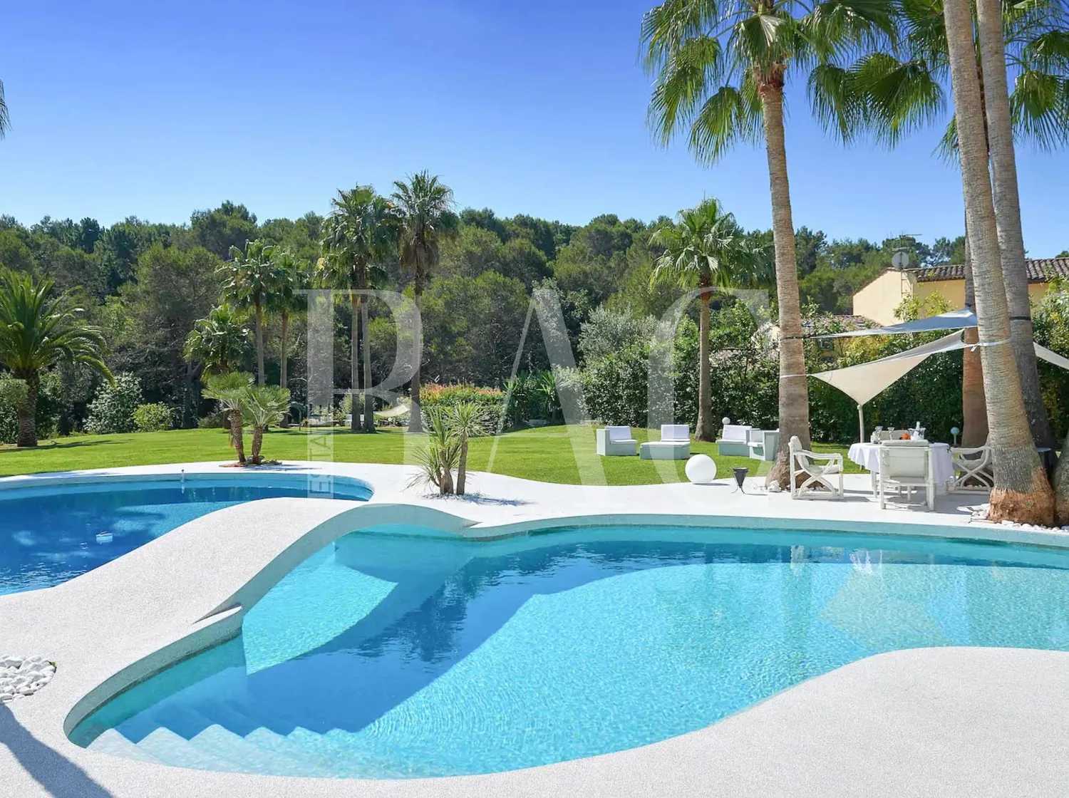 Residential in Mougins, Alpes-Maritimes 10006054