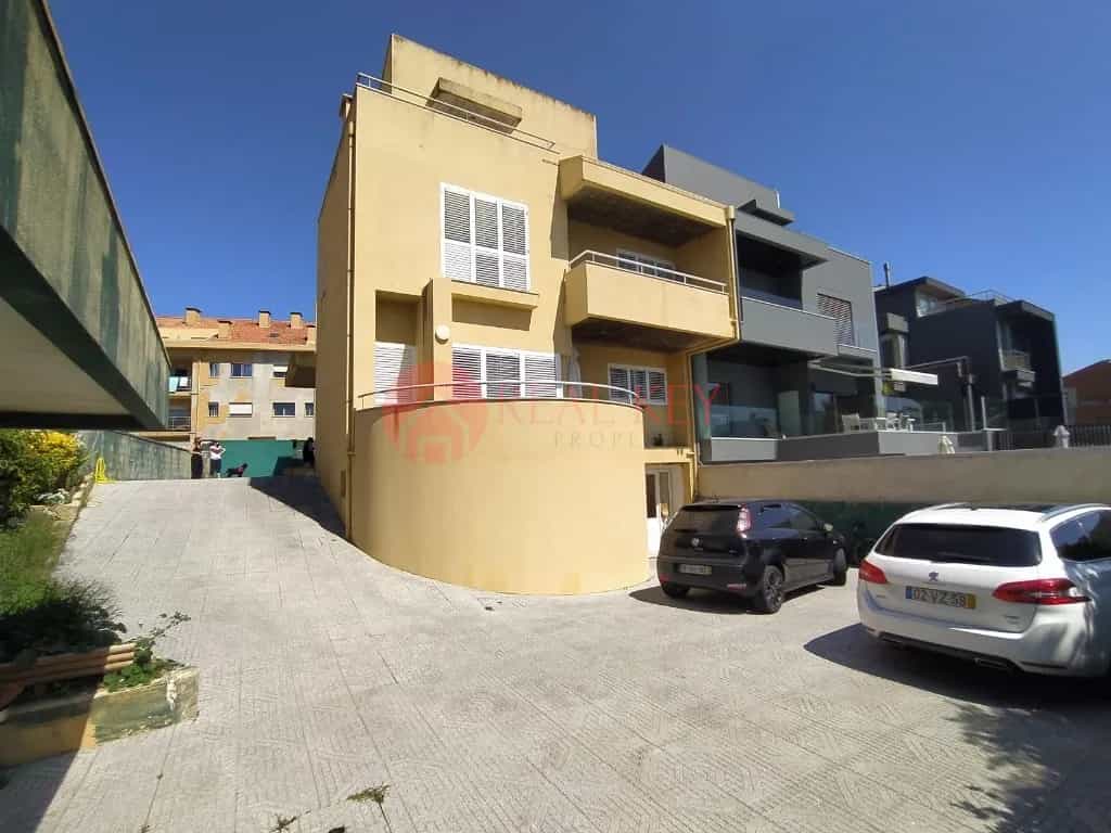 жилой дом в Porto, null 10007877