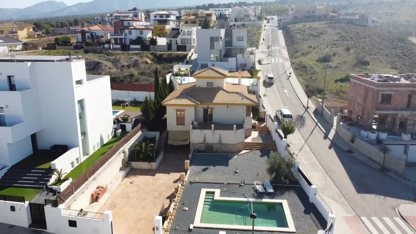 House in La Zubia, Andalusia 10007943