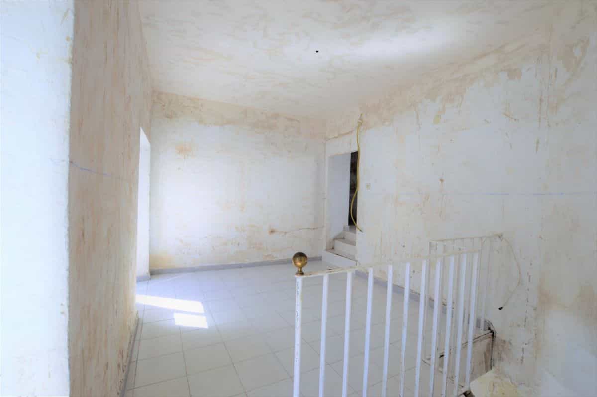 房子 在 贝莱斯·德·贝诺达拉, 安达卢西亚 10008001