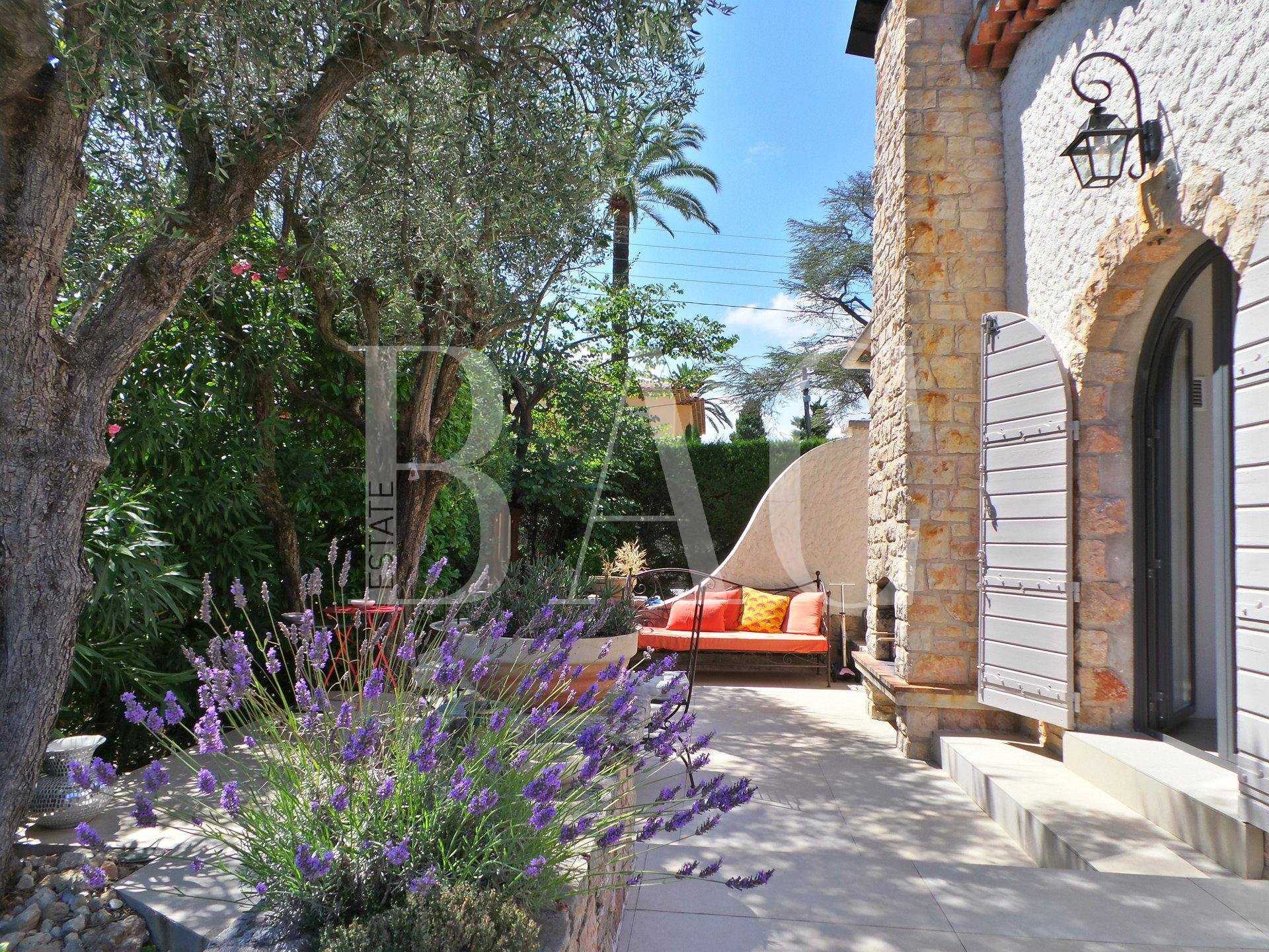 Hus i Cannes, Provence-Alpes-Cote d'Azur 10008183