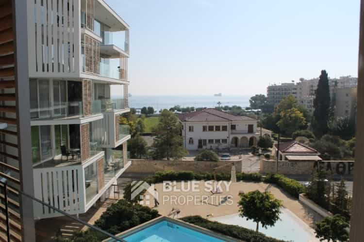 Condominium in Neapoli, Limassol 10008734
