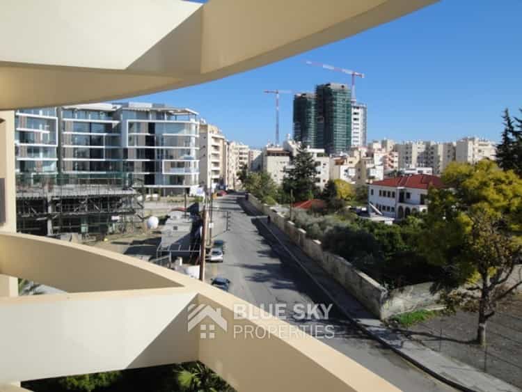 Hus i Neapoli, Limassol 10009224