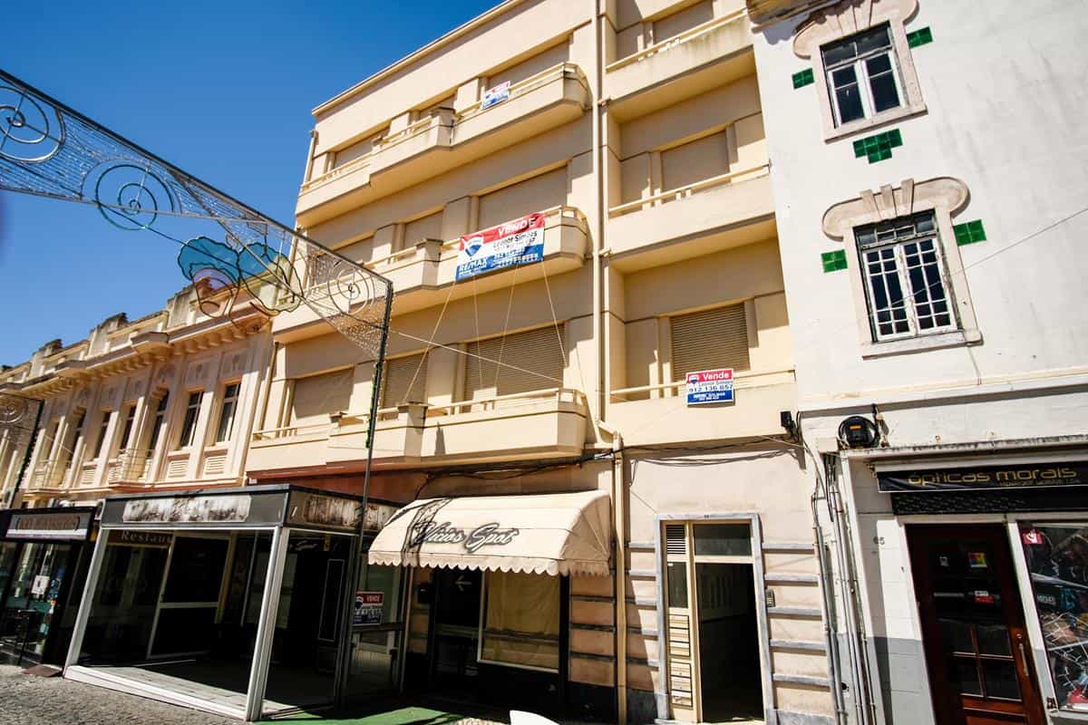 Недвижимость в Фигейра-да-Фош, Rua Bernardo Lopes 10012327