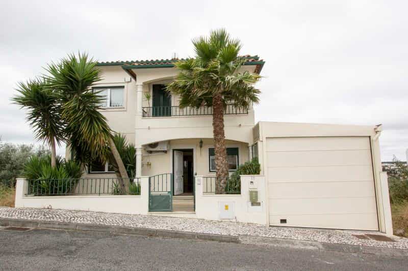 House in Rebolaria, Leiria 10012513
