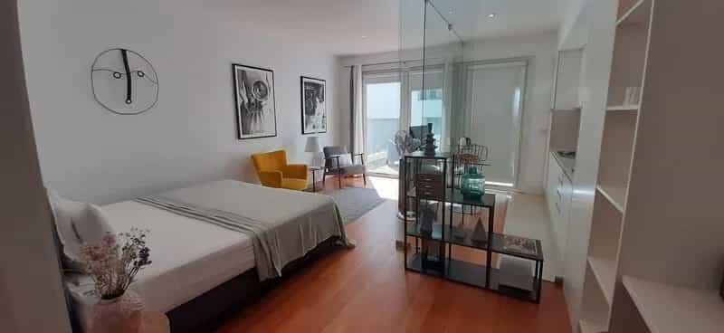 公寓 在 Lisbon, Lisbon 10012519
