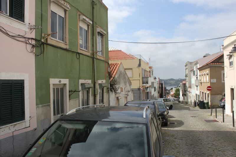 Inny w Caramao, Lizbona 10012643