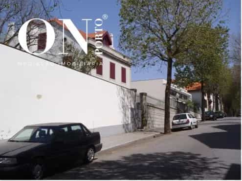 Múltiples Casas en nevogilde, 25 Rua de Côrte Real 10013011