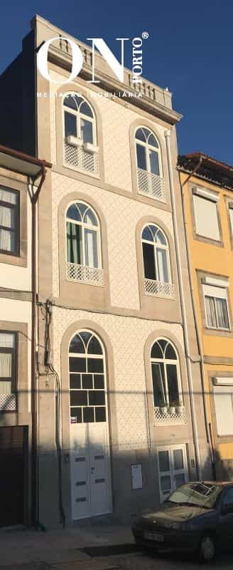 Condominium in Porto, Porto 10013021