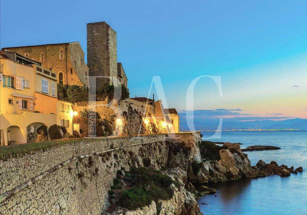 Hus i Antibes, Provence-Alpes-Cote d'Azur 10013414