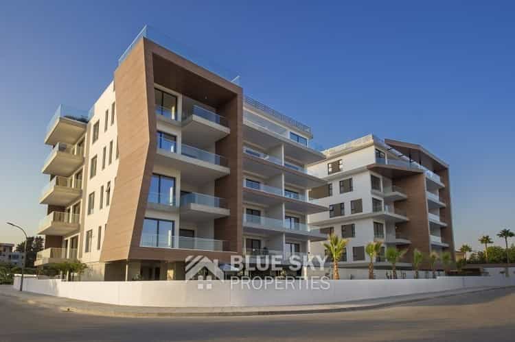Condominium dans Agios Athanasios, Lémésos 10013490