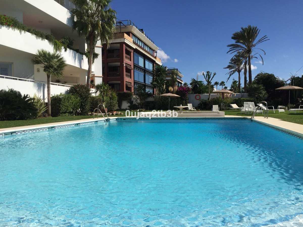 Residential in Puerto Banús, Andalusia 10013697