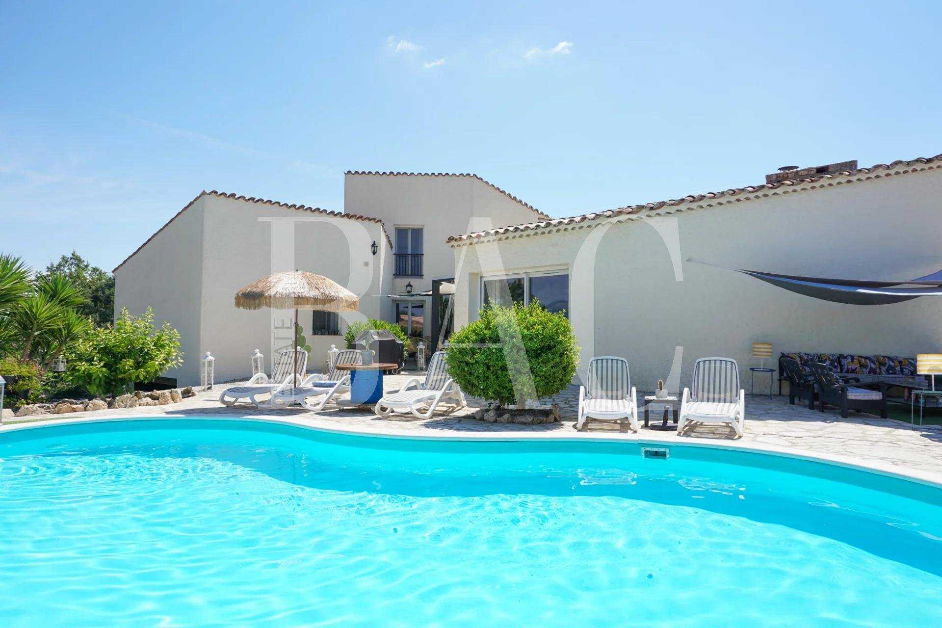 Rumah di Saint-Paul-en-Foret, Provence-Alpes-Cote d'Azur 10013820