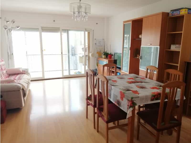 Condominium in Lloret de Mar, Catalonia 10014002