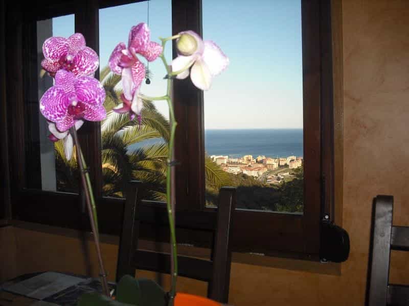 Huis in Malgrat De Mar, Barcelona 10014140