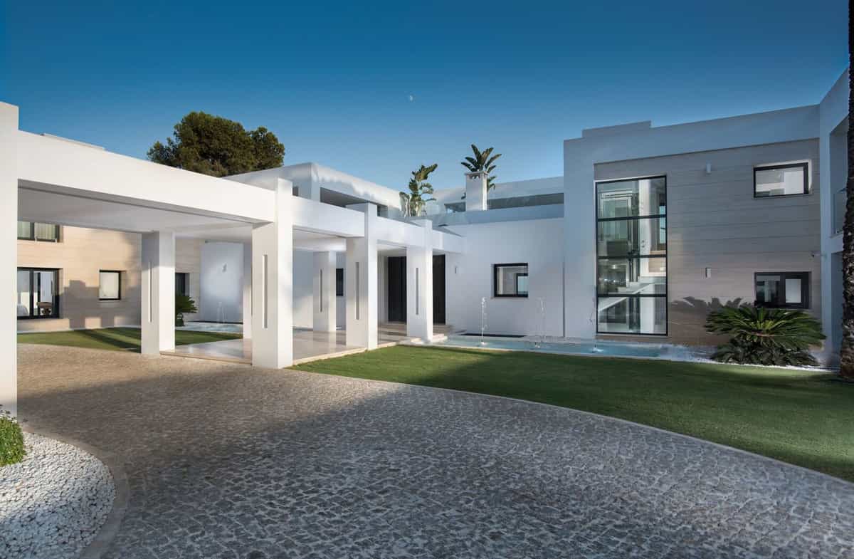 House in Estepona, Andalusia 10014487