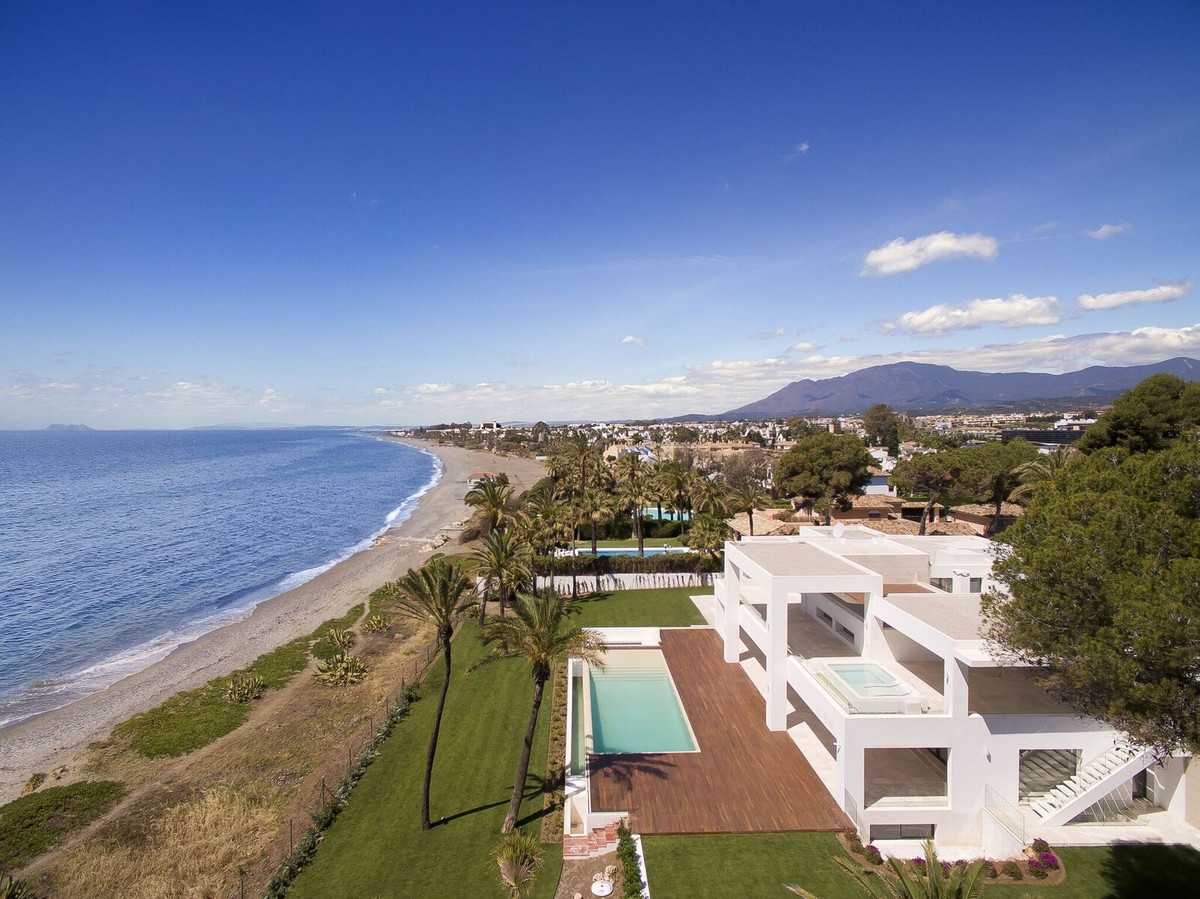 House in Estepona, Andalusia 10014487